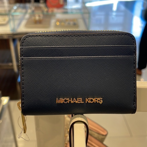 Michael Kors Jet Set Travel Medium Zip Around Card Case 
Color: Navy 
NWT - Picture 14 of 16